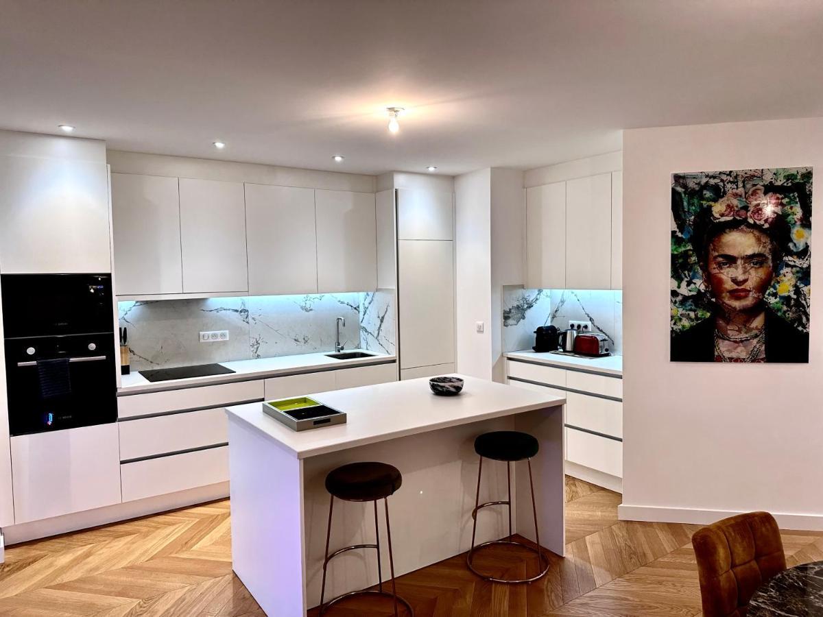 Bel Appartement Avec Parking Au Coeur De رانس المظهر الخارجي الصورة